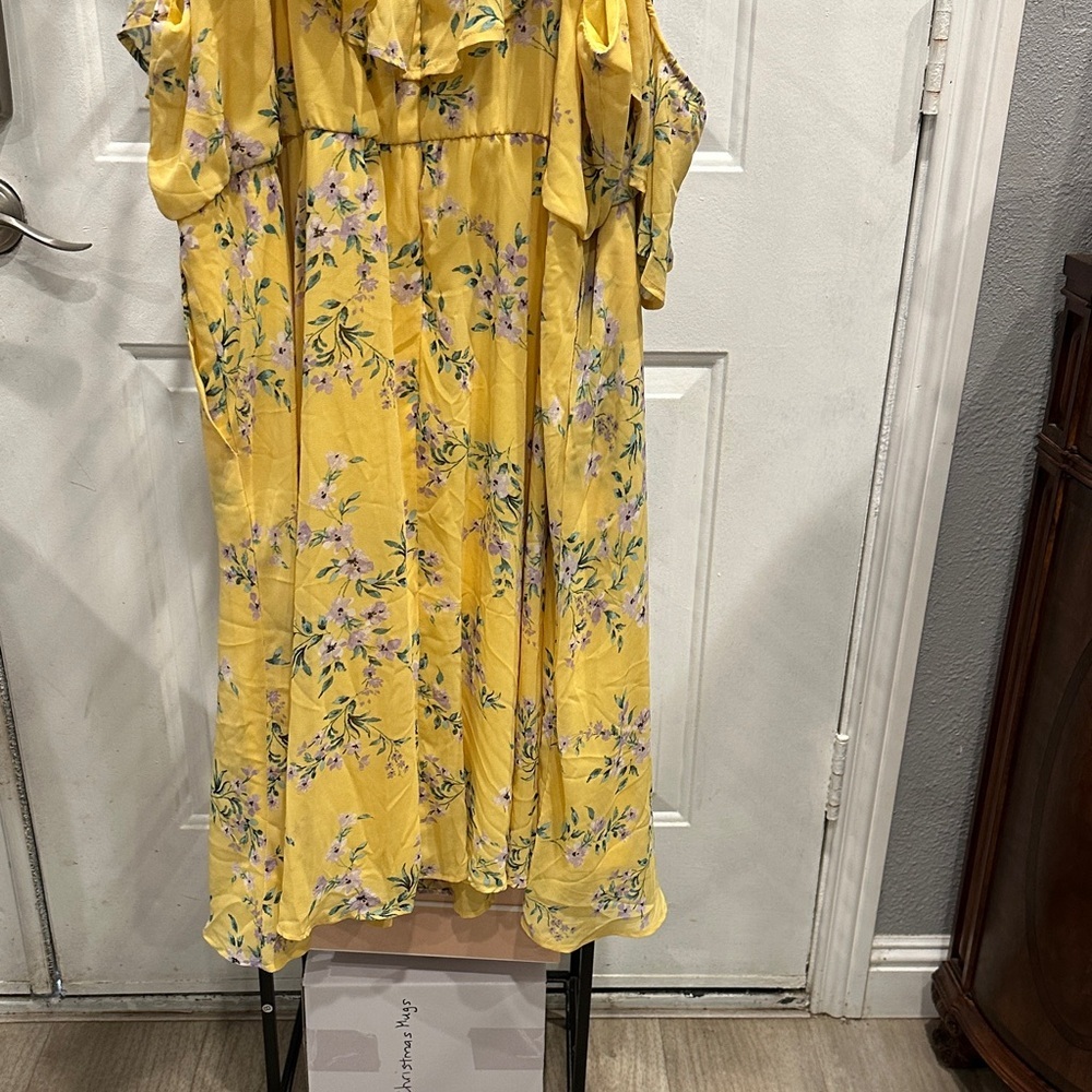 Torrid Floral Cold shoulder Chiffon  Yellow Dress - Picture 6 of 8